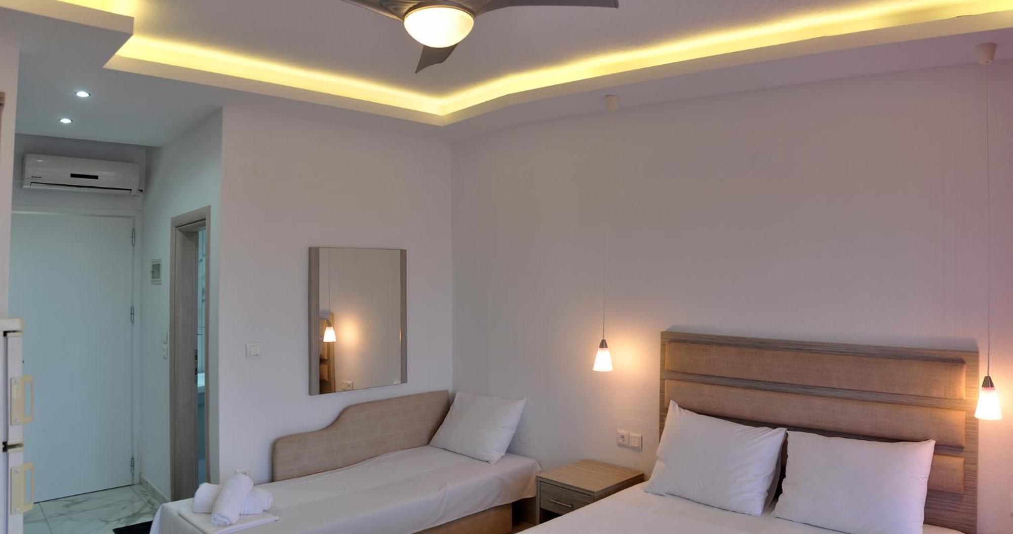 Valiant Sea Aparthotel Kriopigi Quarto foto